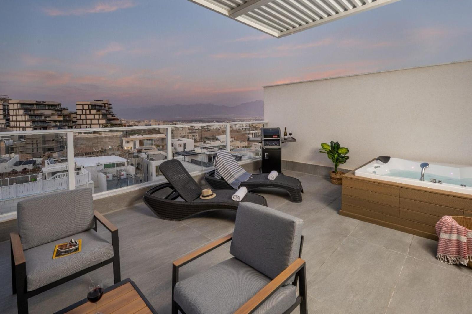 Апартаменти Mountain And Sea View - Penthouse With Private Pool Ейлат Екстер'єр фото